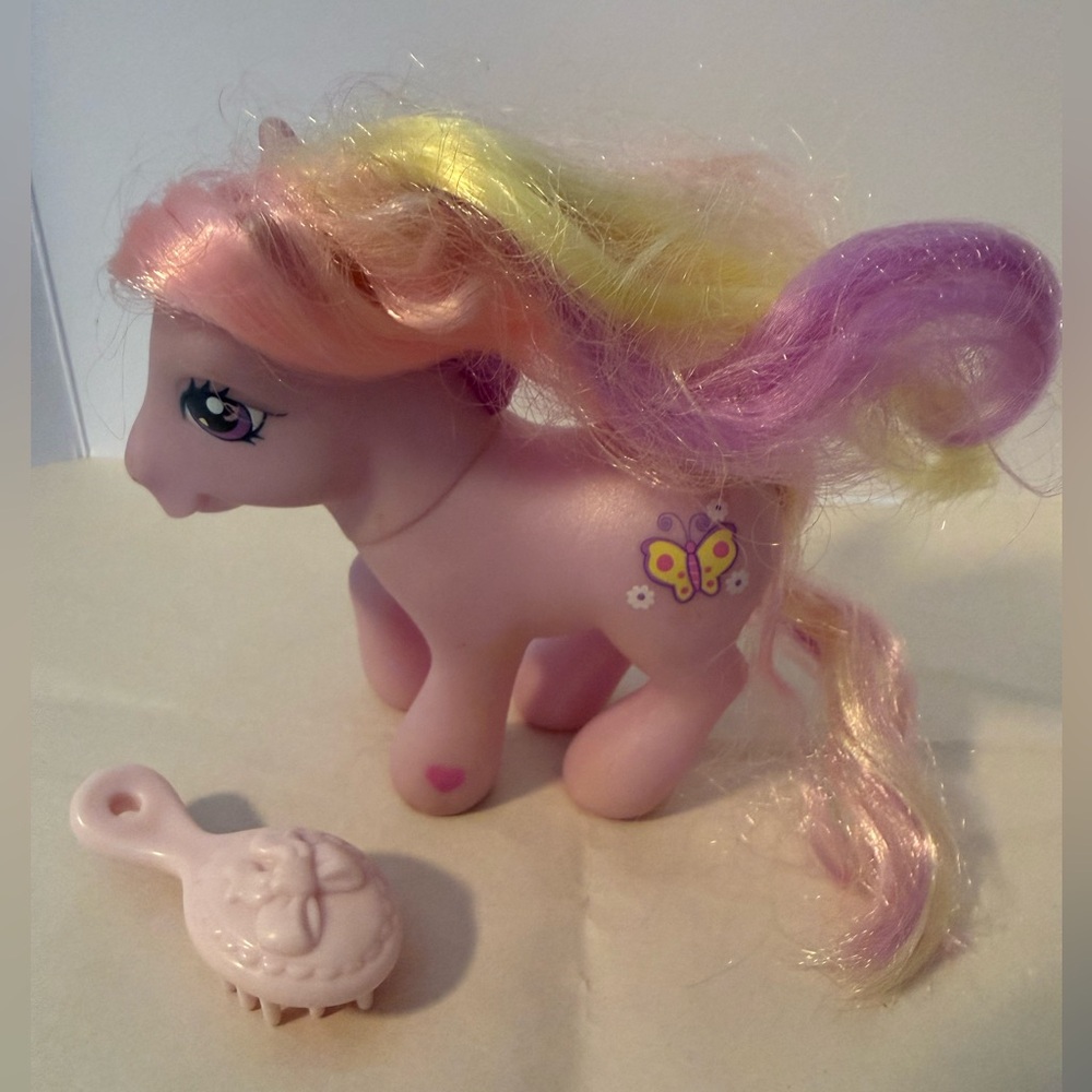 Vintage G3 My Little Pony "Shutterfly" 2003 Rainbow Assort. 5" Butterfly Symbol